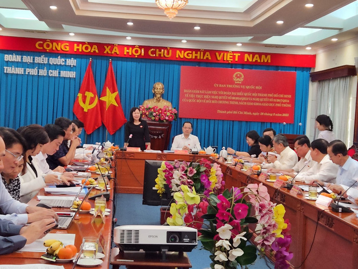 Đoàn giám sát của Ủy ban Văn hóa, Giáo dục Quốc hội làm việc với Đoàn đại biểu Quốc hội Thành phố Hồ Chí Minh (ảnh: P.L) Đoàn giám sát của Ủy ban Văn hóa, Giáo dục Quốc hội làm việc với Đoàn đại biểu Quốc hội Thành phố Hồ Chí Minh (ảnh: P.L)