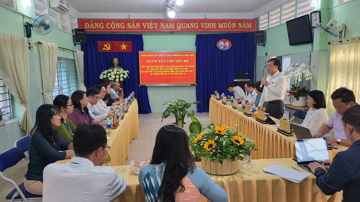 Toàn cảnh buổi giám sát của Ủy ban Văn hóa, Giáo dục của Quốc hội tại Trường tiểu học Hà Huy Giáp (ảnh: P.L) Toàn cảnh buổi giám sát của Ủy ban Văn hóa, Giáo dục của Quốc hội tại Trường tiểu học Hà Huy Giáp (ảnh: P.L)