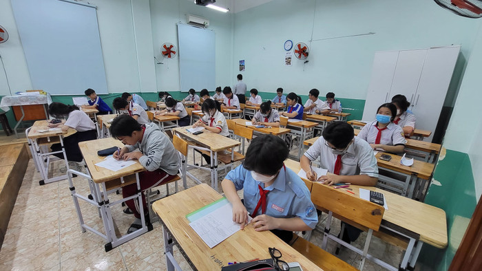 Học sinh lớp 9 dự thi chọn học sinh giỏi cấp thành phố ở điểm thi Võ Trường Toản (ảnh: P.L) Học sinh lớp 9 dự thi chọn học sinh giỏi cấp thành phố ở điểm thi Võ Trường Toản (ảnh: P.L)