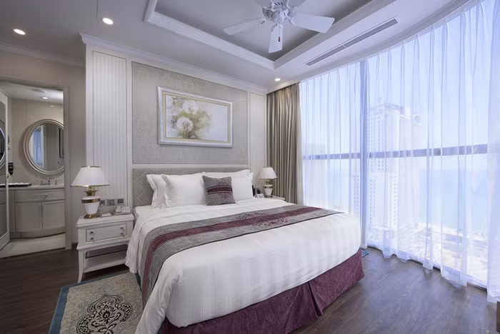 Các phòng nghỉ tại Vinpearl Discovery Nha Trang Empire Condotel được thiết kế tinh tế với ban công rộng rãi hướng biển, sở hữu tầm nhìn độc đáo
