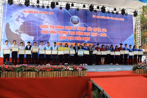 Lễ trao giải cuộc thi khoa học kĩ thuật cấp quốc gia học sinh trung học năm 2017-2018 khu vực phía NAm. (Ảnh do tác giả cung cấp)
