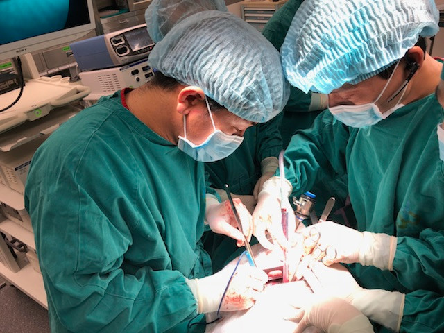 Các bác sĩ Nhật Bản và Việt Nam đã thực hiện thành công ca phẫu thuật khó. Các bác sĩ Nhật Bản và Việt Nam đã thực hiện thành công ca phẫu thuật khó.