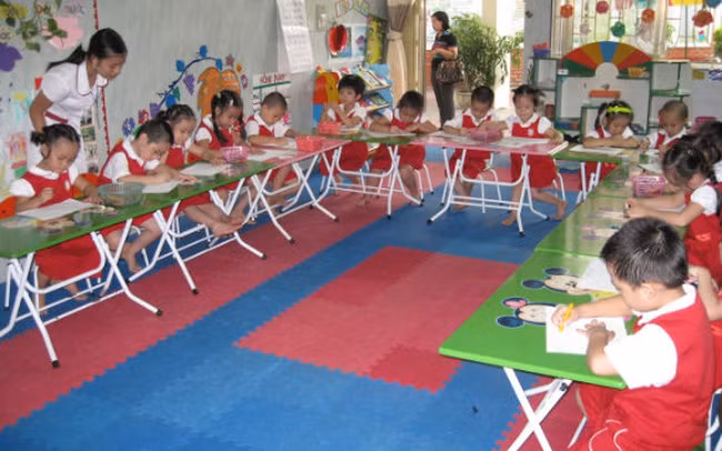 70 trẻ trong một lớp mầm non, trông cũng không xuể, nói gì đến chăm sóc ảnh 2