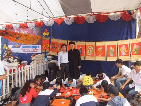 Tác giả và nghệ nhân Đào Đình Trung