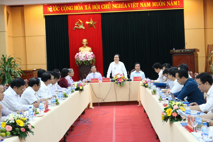 Ngày 30/3/2013, Bộ trưởng Bộ Giáo dục và Đào tạo Phùng Xuân Nhạ đã có chuyến thăm và làm việc tại Quảng Ngãi.