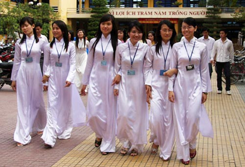 Một số em học sinh hay chọn ngành nghề tương lai cho mình bằng môn học mà mình đã từng tham gia thi học sinh giỏi ở cấp phổ thông. (Ảnh minh hoạ: giaoducthoidai.vn) Một số em học sinh hay chọn ngành nghề tương lai cho mình bằng môn học mà mình đã từng tham gia thi học sinh giỏi ở cấp phổ thông. (Ảnh minh hoạ: giaoducthoidai.vn)