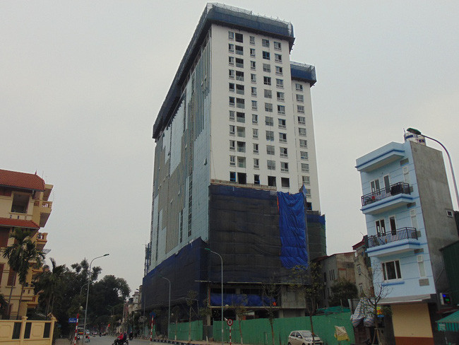 Tòa nhà 8B Lê Trực. (Ảnh: VTV News) Tòa nhà 8B Lê Trực. (Ảnh: VTV News)