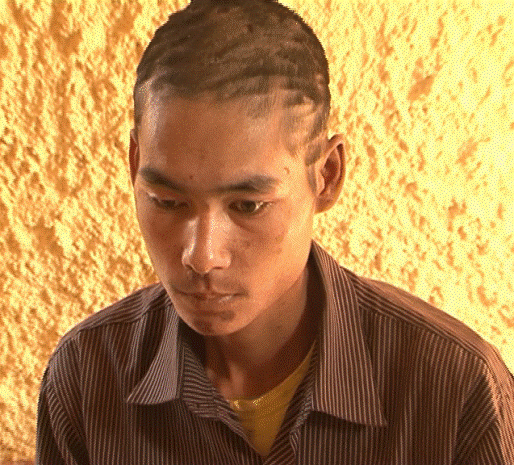 Đối tượng Quàng Văn Dũng tại cơ quan công an. Đối tượng Quàng Văn Dũng tại cơ quan công an.