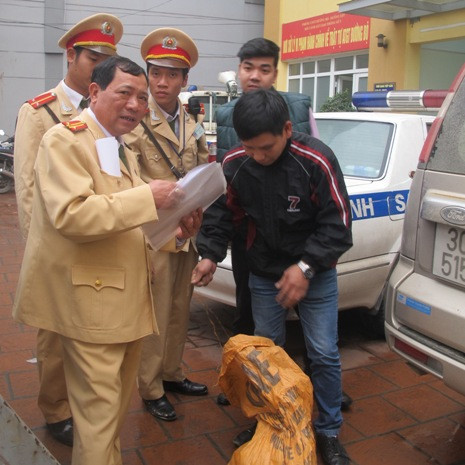 Nam thanh niên giả danh nhà báo tại Đội CSGT số 7 Nam thanh niên giả danh nhà báo tại Đội CSGT số 7