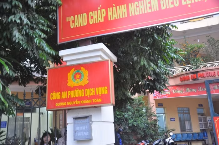 Trụ sở Công an phường Dịch Vọng Trụ sở Công an phường Dịch Vọng