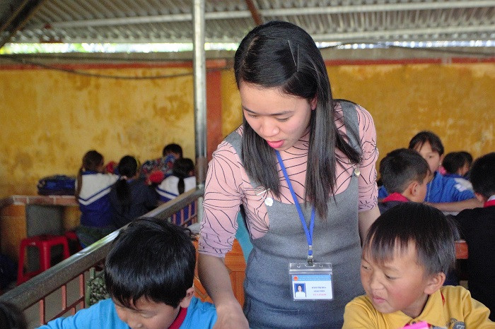 Hai vợ chồng cô Hoa bén duyên với mảnh đất Khau Phạ (Ảnh: Vũ Ninh) Hai vợ chồng cô Hoa bén duyên với mảnh đất Khau Phạ (Ảnh: Vũ Ninh)