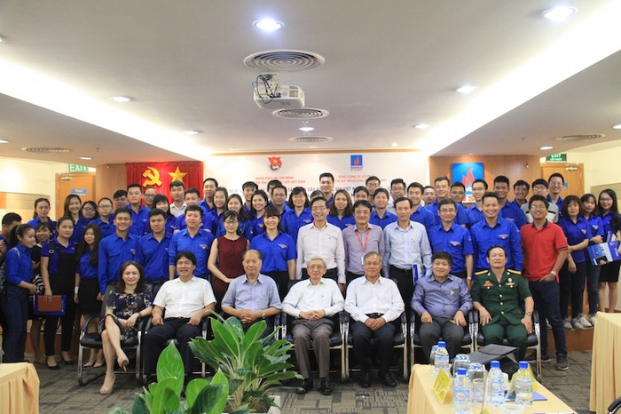 Tọa đàm tiếp nối truyền thống, vững bước tương lai Tọa đàm tiếp nối truyền thống, vững bước tương lai