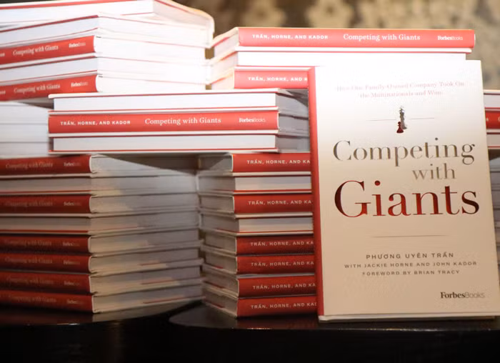 “Competing with giants” sẽ chính thức được xuất bản tại Việt Nam với tựa đề “Vượt lên người khổng lồ”