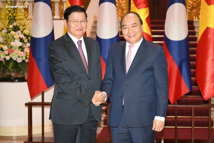 Thủ tướng Nguyễn Xuân Phúc tiếp Thủ tướng Lào Thongloun Sisoulith. Ảnh: VGP/Quang Hiếu Thủ tướng Nguyễn Xuân Phúc tiếp Thủ tướng Lào Thongloun Sisoulith. Ảnh: VGP/Quang Hiếu