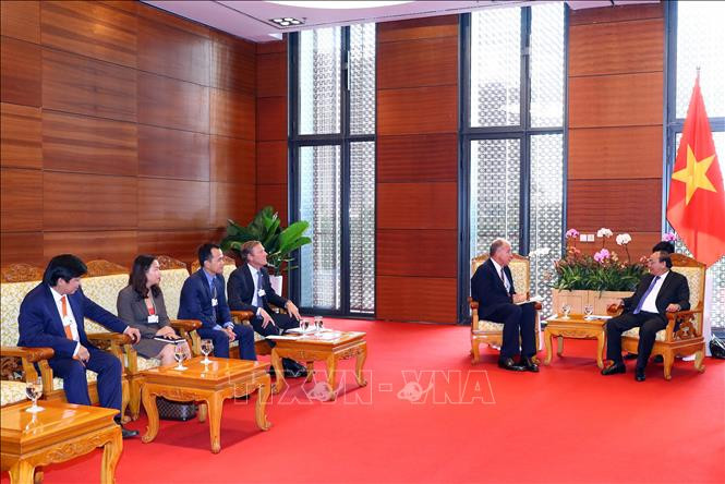 Thủ tướng Nguyễn Xuân Phúc tiếp ông Alex Dimitrief, Chủ tịch kiêm Tổng Giám đốc Tập đoàn GE Global. Ảnh: Thống Nhất/TTXVN Thủ tướng Nguyễn Xuân Phúc tiếp ông Alex Dimitrief, Chủ tịch kiêm Tổng Giám đốc Tập đoàn GE Global. Ảnh: Thống Nhất/TTXVN