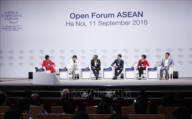 Các đại biểu tham luận tại Diễn đàn. Ảnh: Lâm Khánh/TTXVN Các đại biểu tham luận tại Diễn đàn. Ảnh: Lâm Khánh/TTXVN