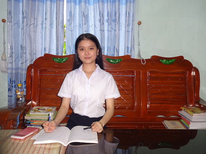 Em Trần Thị Thùy Tiên, lớp 12B2, Trường Trung học phổ thông Nguyễn Chí Thanh, tỉnh Thừa Thiên Huế. Ảnh: Hoàng Tăng Phái Em Trần Thị Thùy Tiên, lớp 12B2, Trường Trung học phổ thông Nguyễn Chí Thanh, tỉnh Thừa Thiên Huế. Ảnh: Hoàng Tăng Phái