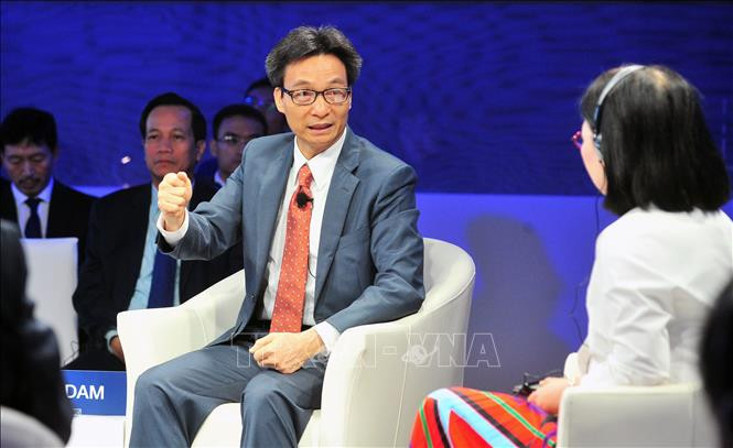 Phó Thủ tướng Vũ Đức Đam tham gia thảo luận về chủ đề: "Tương lai việc làm ở ASEAN trong Cách mạng công nghiệp 4.0". Ảnh: Nguyễn Khang/TTXVN.