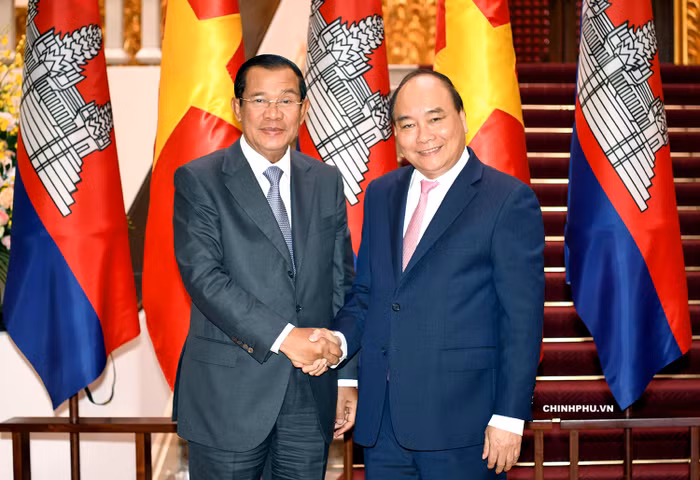 Thủ tướng Nguyễn Xuân Phúc tiếp Thủ tướng Campuchia Samdech Techo Hun Sen. Ảnh: VGP/Quang Hiếu