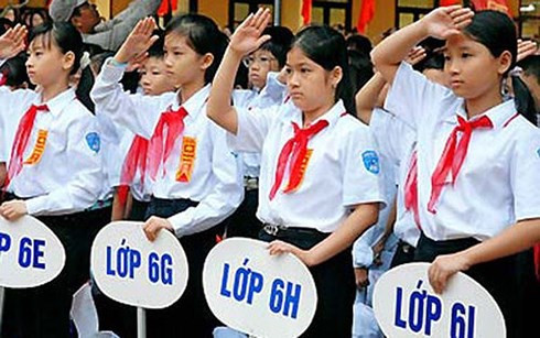 Học sinh mới lên lớp 6 còn nhiều bỡ ngỡ. Ảnh: VOV Học sinh mới lên lớp 6 còn nhiều bỡ ngỡ. Ảnh: VOV