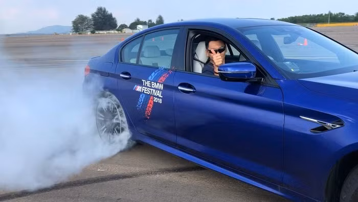 Chuyên gia drift xe KK Wong