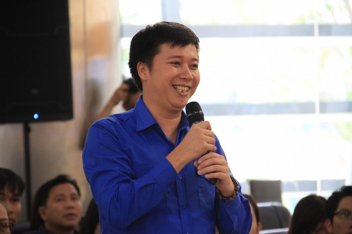 Anh Võ Văn Châu - Bí thư Đoàn Thanh niên Vietsovpetro đặt câu hỏi tại Tọa đàm Anh Võ Văn Châu - Bí thư Đoàn Thanh niên Vietsovpetro đặt câu hỏi tại Tọa đàm