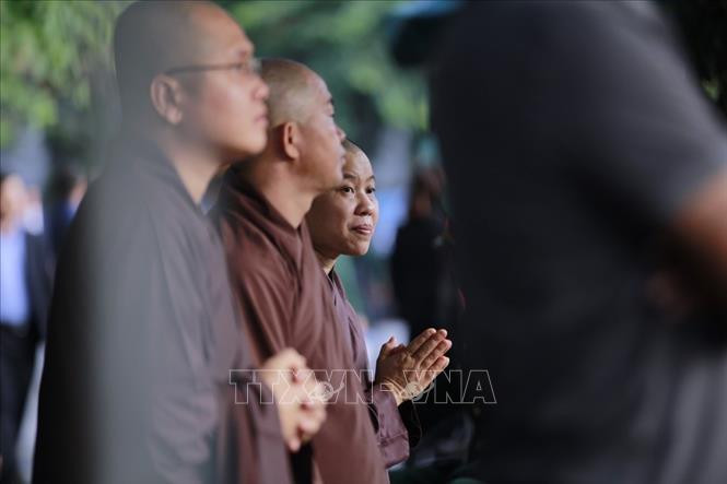 Những nhà sư được mời đến làm nghi lễ nhà Phật tại Lễ tang. Những nhà sư được mời đến làm nghi lễ nhà Phật tại Lễ tang.