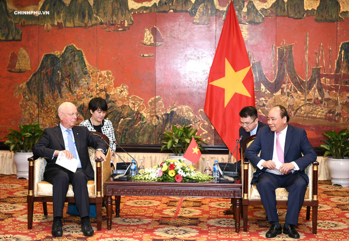 Thủ tướng Nguyễn Xuân Phúc tiếp Giáo sư Klaus Schwab, người sáng lập - Chủ tịch điều hành Diễn đàn Kinh tế thế giới (WEF). Ảnh: VGP/Quang Hiếu Thủ tướng Nguyễn Xuân Phúc tiếp Giáo sư Klaus Schwab, người sáng lập - Chủ tịch điều hành Diễn đàn Kinh tế thế giới (WEF). Ảnh: VGP/Quang Hiếu