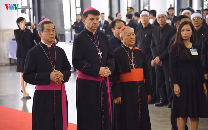 Đoàn đại biểu Vatincan viếng Chủ tịch nước Trần Đại Quang.