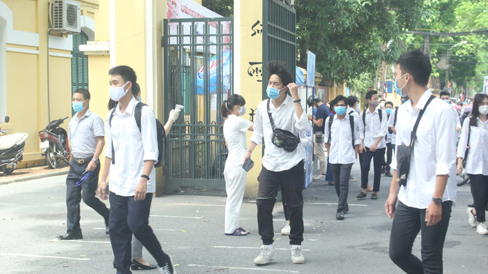 Chiều nay thí sinh nhận phòng thi và nghe phổ biến quy chế thi. (Ảnh:V.N) Chiều nay thí sinh nhận phòng thi và nghe phổ biến quy chế thi. (Ảnh:V.N)