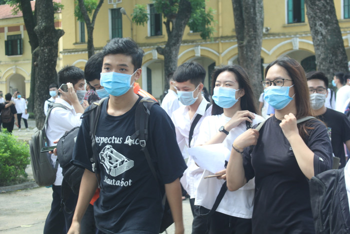 Thí sinh lo lắng trước ngày thi (Ảnh: Khánh Vy)