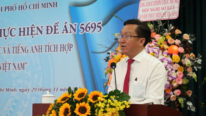 Phó Giám đốc Sở Giáo dục và Đào tạo Thành phố Hồ Chí Minh phát biểu tại hội nghị (ảnh: V.D) gdvn_BaoQuocEMG.jpg