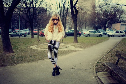 Đây là cách biến hóa trang phục kẻ sọc của những cô nàng tiểu thư đỏng đảnh. Đây là cách biến hóa trang phục kẻ sọc của những cô nàng tiểu thư đỏng đảnh.