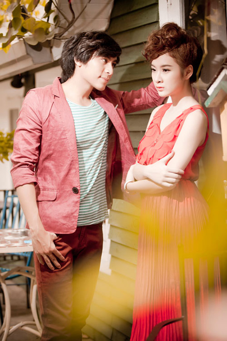 Vẻ lạnh lùng không hề tạo ra sự lôi cuốn và hấp dẫn cho cô nàng, mà nó chỉ đem đến cho người xem cảm giác mỏi mệt và chán nản. Vẻ lạnh lùng không hề tạo ra sự lôi cuốn và hấp dẫn cho cô nàng, mà nó chỉ đem đến cho người xem cảm giác mỏi mệt và chán nản.