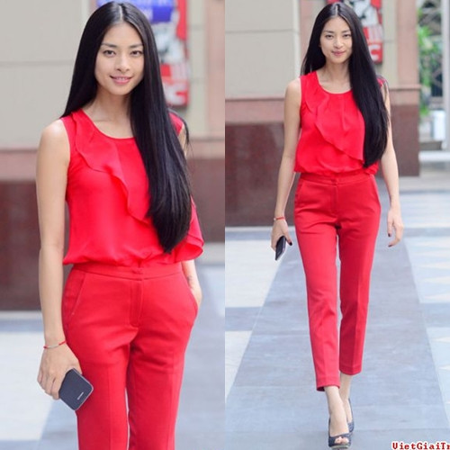 Chọn gam màu đỏ để khiến mình nổi bật trên phố chính là "chủ ý" của người đẹp