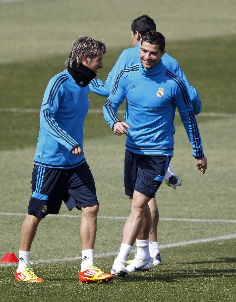 Sự tự tin thể hiện rõ trên khuôn mặt của các cầu thủ Real Sự tự tin thể hiện rõ trên khuôn mặt của các cầu thủ Real