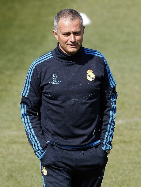 Khó tính như Mourinho cũng có nụ cười rất tươi Khó tính như Mourinho cũng có nụ cười rất tươi