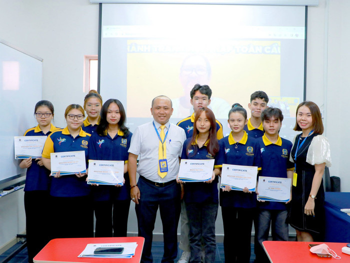 Tân sinh viên chương trình tài năng K17 tham gia hội thảo Hành trang hội nhập toàn cầu (ảnh: GDU) Tân sinh viên chương trình tài năng K17 tham gia hội thảo Hành trang hội nhập toàn cầu (ảnh: GDU)