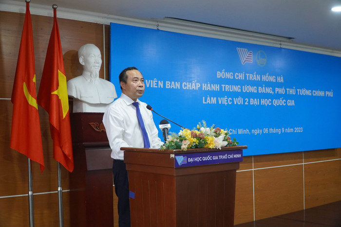 Phó Giáo sư Vũ Hải Quân - Giám đốc Đại học Quốc gia Thành phố Hồ Chí Minh phát biểu tại buổi làm việc (ảnh: V.D)