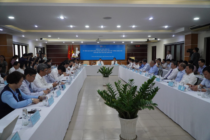 Toàn cảnh buổi làm việc của Phó Thủ tướng Chính phủ Trần Hồng Hà tại Đại học Quốc gia Thành phố Hồ Chí Minh (ảnh: V.D)