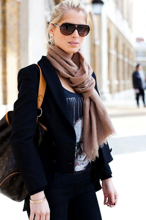 Quàng khăn kiểu Pháp chưa bao giờ lỗi mốt