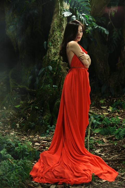 Cô chuẩn bị tung ra MV đầu tay, đánh dấu con đường chinh phục ca hát của mình.