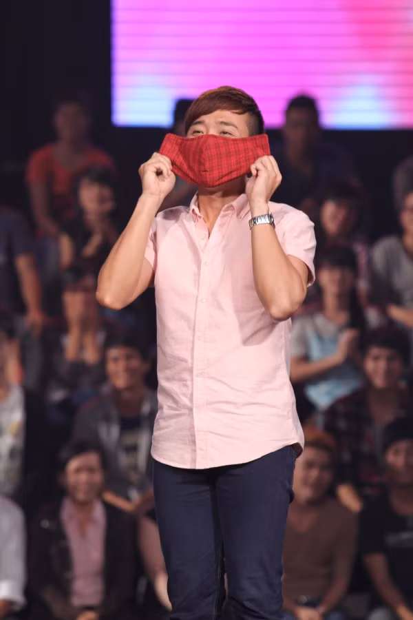 Nam MC đã lần lượt vượt qua được 5 thử thách với các trò chơi như Lắc người lắc bóng, Vòng quay sắc màu, Thuyền lon, Vũ điệu quả trứng và cuối cùng là trò chơi Bay lên nào. Nam MC đã lần lượt vượt qua được 5 thử thách với các trò chơi như Lắc người lắc bóng, Vòng quay sắc màu, Thuyền lon, Vũ điệu quả trứng và cuối cùng là trò chơi Bay lên nào.