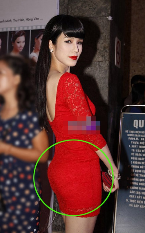 Diệp Lâm Anh bị chiếc quần độn mông "phản chủ" khiến vòng 3 của cô "lồi lõm", người đẹp quê mặt không biết chui vào đâu Diệp Lâm Anh bị chiếc quần độn mông "phản chủ" khiến vòng 3 của cô "lồi lõm", người đẹp quê mặt không biết chui vào đâu