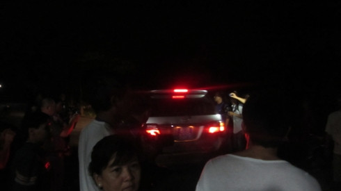 Xe của Bộ Công an đưa Tiến về trụ sở phía Nam trong sự quan tâm của báo giới (ảnh: Thế Quân) Xe của Bộ Công an đưa Tiến về trụ sở phía Nam trong sự quan tâm của báo giới (ảnh: Thế Quân)