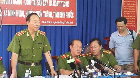 Thượng tướng Lê Qúy Vương thông tin về vụ thảm sát với báo giới cả nước (Ảnh: Thế Quân) Thượng tướng Lê Qúy Vương thông tin về vụ thảm sát với báo giới cả nước (Ảnh: Thế Quân)