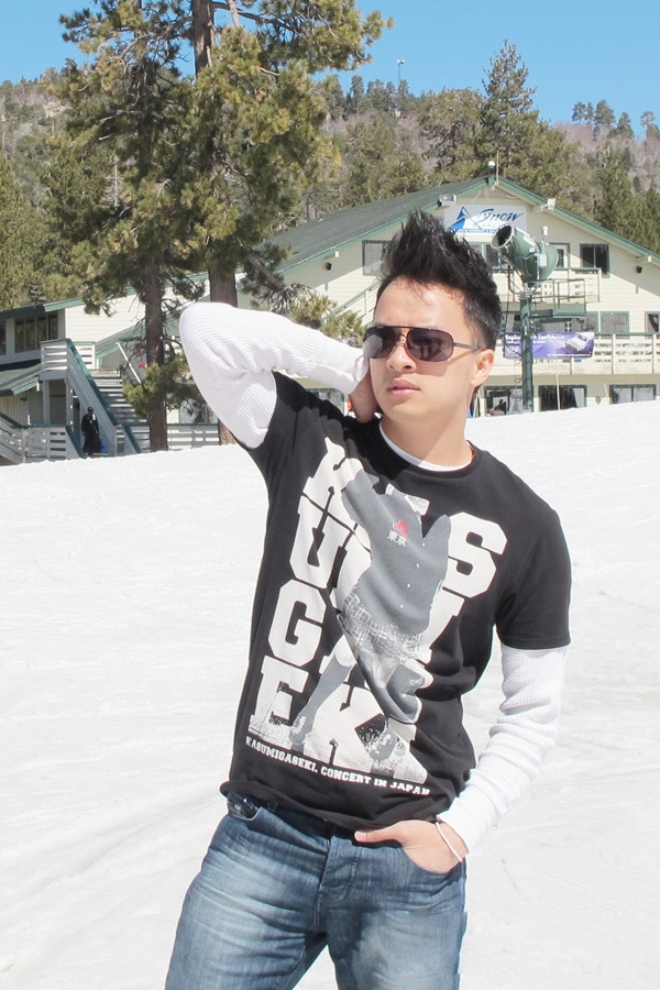 Vụ việc càng phức tạp hơn khi sau đó, một status được đăng trên chính trang mạng cá nhân của người này chỉ đích danh người ca sĩ được nhắc đến trước đó là Cao Thái Sơn, cùng một loạt những “phanh phui” chuyện riêng tư của chàng ca sĩ này. “Hôm nay mình xin tuyên bố người ca sỉ mà mấy hôm trước mình nói chính là Cao Thái Sơn. Sẽ có nhiều thông tin nữa sẽ được nói rõ (ai muốn có hình tình tứ của Sơn thì mình sẽ gửi email cho xem) Cao Thái Sơn là 100% Gay. Cao Thái Sơn dính với chuyện tình cảm của Gay và hiện giờ đang liên quan với vấn đề tiền bạc với việc mua 2 căn hộ ở Sunrise City mà người đó rất là thân với Cao Thái Sơn. Lợi dụng sự tin tưởng của người thân Sơn đã làm nhiều việc thật không thể ngờ được với số tiền không nhỏ. Những bằng chứng và tin nhắn vẫn còn và cũng sẽ được post lên sau”. (Theo Kênh 14) Vụ việc càng phức tạp hơn khi sau đó, một status được đăng trên chính trang mạng cá nhân của người này chỉ đích danh người ca sĩ được nhắc đến trước đó là Cao Thái Sơn, cùng một loạt những “phanh phui” chuyện riêng tư của chàng ca sĩ này. “Hôm nay mình xin tuyên bố người ca sỉ mà mấy hôm trước mình nói chính là Cao Thái Sơn. Sẽ có nhiều thông tin nữa sẽ được nói rõ (ai muốn có hình tình tứ của Sơn thì mình sẽ gửi email cho xem) Cao Thái Sơn là 100% Gay. Cao Thái Sơn dính với chuyện tình cảm của Gay và hiện giờ đang liên quan với vấn đề tiền bạc với việc mua 2 căn hộ ở Sunrise City mà người đó rất là thân với Cao Thái Sơn. Lợi dụng sự tin tưởng của người thân Sơn đã làm nhiều việc thật không thể ngờ được với số tiền không nhỏ. Những bằng chứng và tin nhắn vẫn còn và cũng sẽ được post lên sau”. (Theo Kênh 14)