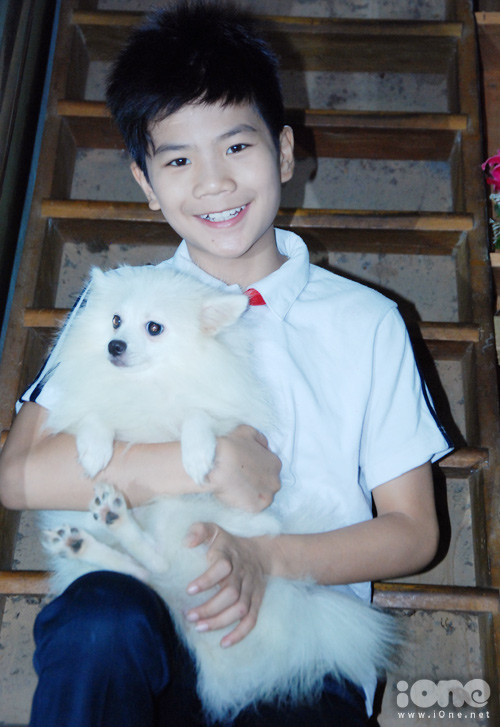 Đăng Quân chia sẻ trong một bài phỏng vấn: "Khó khăn lớn nhất khi tập các bài nhảy trong VN’s Got Talent của em và Ngọc là sự chênh lệch chiều cao giữa hai anh em. Những động tác nhảy trên mặt sàn chúng em khó thực hiện được và được đổi thành các màn bê vác. Em phải bê Ngọc nhiều nên tay bị đau. Có lúc em tiếp đất không chắc chắn làm Ngọc bị ngã, cũng may ngã nhẹ thôi. Rồi hai anh em giẫm vào chân nhau. Ngọc thực hiện động tác hất chân lên cao thì lại đá thẳng vào mặt em… Nói chung hai anh em cũng ít nhiều bị chấn thương khi tập luyện" Đăng Quân chia sẻ trong một bài phỏng vấn: "Khó khăn lớn nhất khi tập các bài nhảy trong VN’s Got Talent của em và Ngọc là sự chênh lệch chiều cao giữa hai anh em. Những động tác nhảy trên mặt sàn chúng em khó thực hiện được và được đổi thành các màn bê vác. Em phải bê Ngọc nhiều nên tay bị đau. Có lúc em tiếp đất không chắc chắn làm Ngọc bị ngã, cũng may ngã nhẹ thôi. Rồi hai anh em giẫm vào chân nhau. Ngọc thực hiện động tác hất chân lên cao thì lại đá thẳng vào mặt em… Nói chung hai anh em cũng ít nhiều bị chấn thương khi tập luyện"