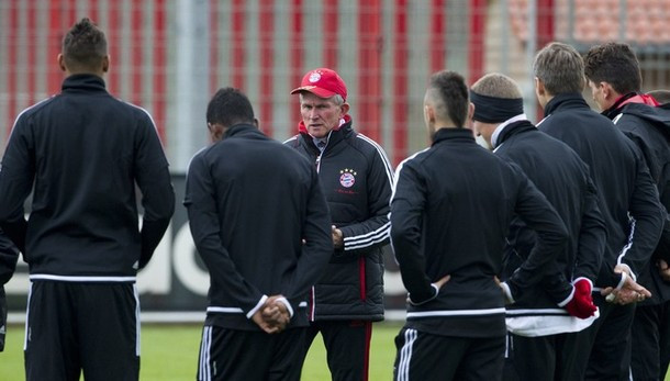 Sự căng thẳng thể hiện rõ trên khuôn mặt của các cầu thủ Bayern Sự căng thẳng thể hiện rõ trên khuôn mặt của các cầu thủ Bayern