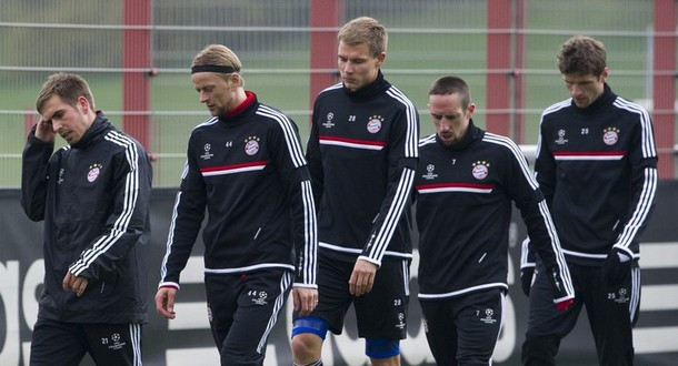 Sự căng thẳng thể hiện rõ trên khuôn mặt của các cầu thủ Bayern Sự căng thẳng thể hiện rõ trên khuôn mặt của các cầu thủ Bayern